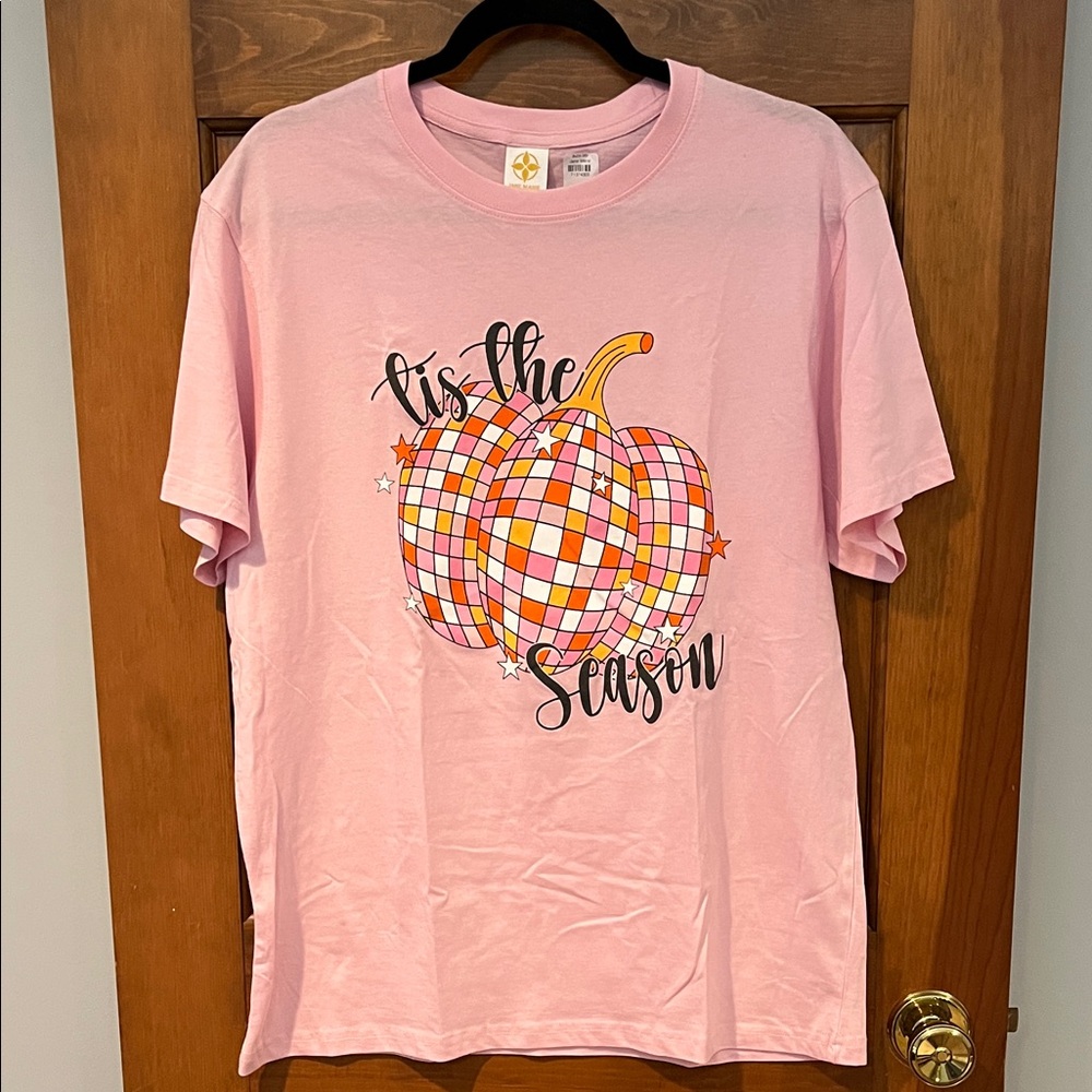 NWT ‘‘Tis The Season” T-Shirt